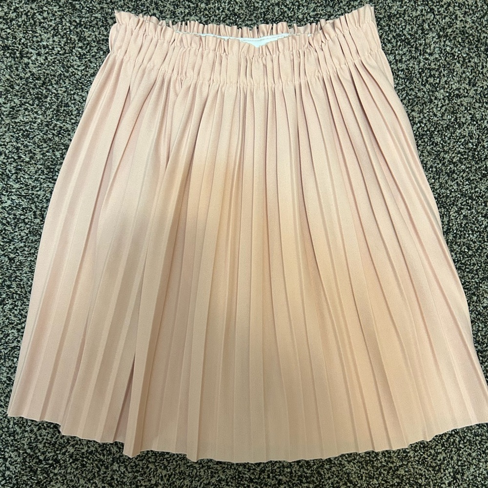Elegant Pink Pleated Skirt